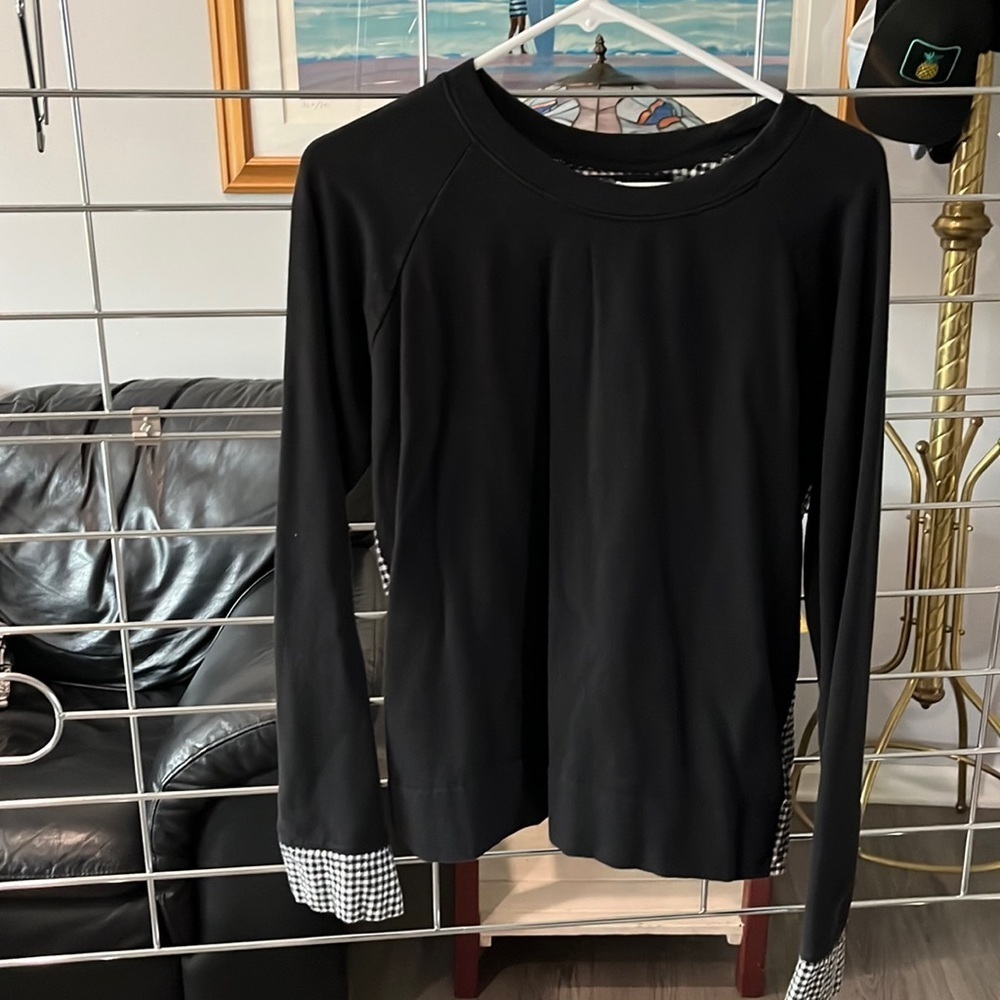 Women’s long sleeve M/L John Eshaya by Jet💙